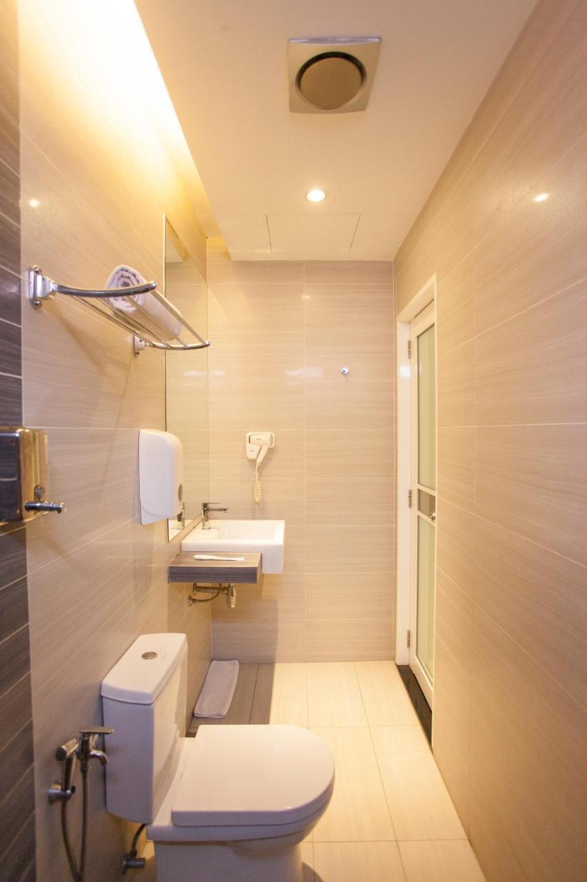 Orange Premier Hotel Wangsa Maju Куала Лумпур Екстериор снимка