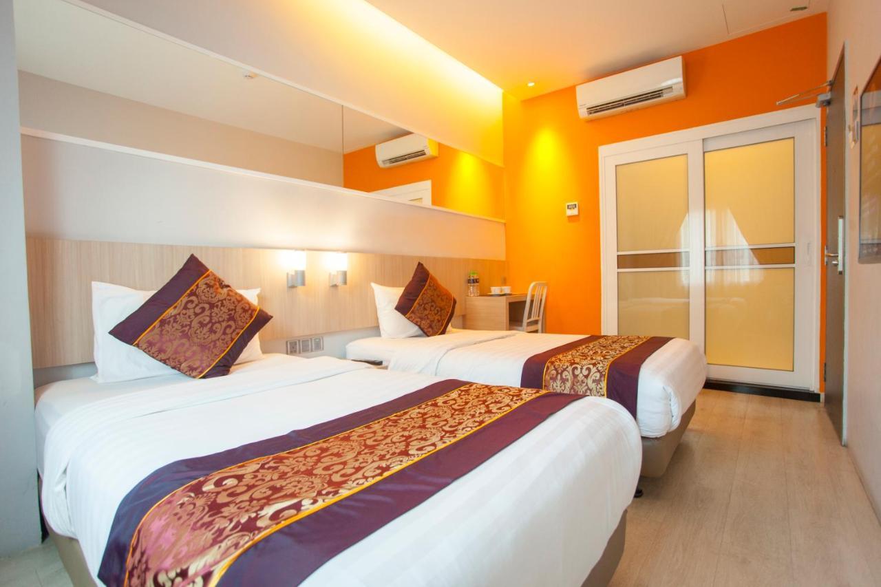 Orange Premier Hotel Wangsa Maju Куала Лумпур Екстериор снимка